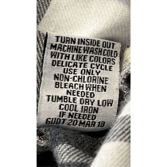 Vanilla Star Women's Medium Black Grey White Long Sleeve Button Down Shirt Top - Picture 9 of 10